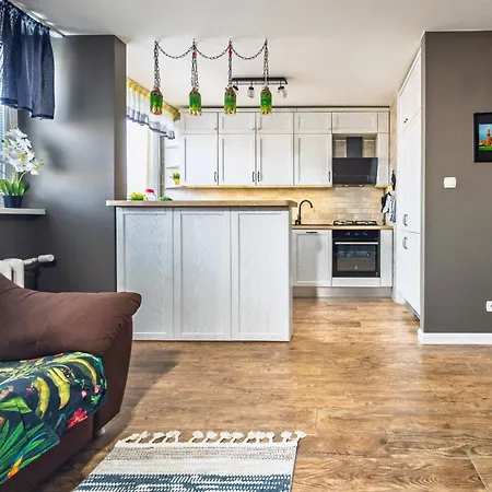 Mikolajow Cosy By Bookinghost 아파트