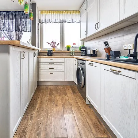 아파트 Mikolajow Cosy By Bookinghost *