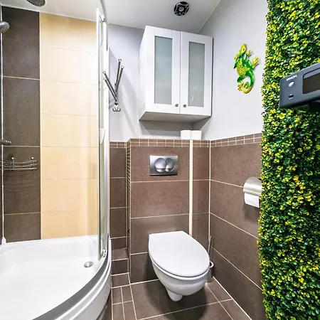 Mikolajow Cosy By Bookinghost 브로츠와프