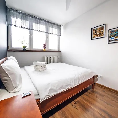 Mikolajow Cosy By Bookinghost * 브로츠와프