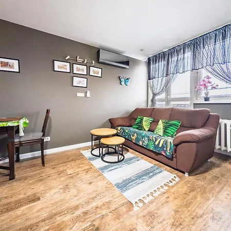 Mikolajow Cosy By Bookinghost 아파트