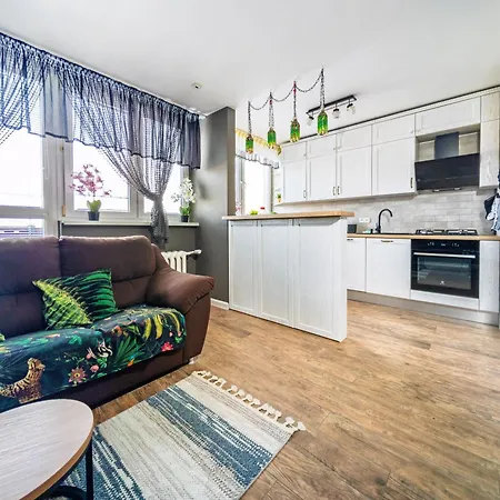 아파트 Mikolajow Cosy By Bookinghost *