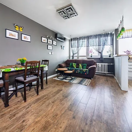 Lägenhet Mikolajow Cosy By Bookinghost